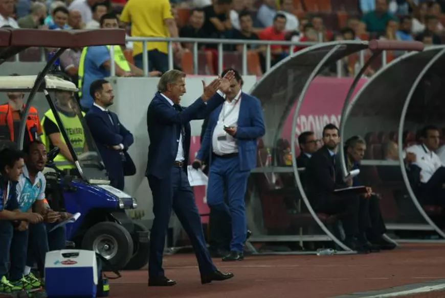 România - Armenia 1-0. Debandadă națională. Tensiunea este maximă în sânul tricolorilor. Maxim și Moți și-au cerut scuze pentru ieșirile de vineri! GALERIE FOTO