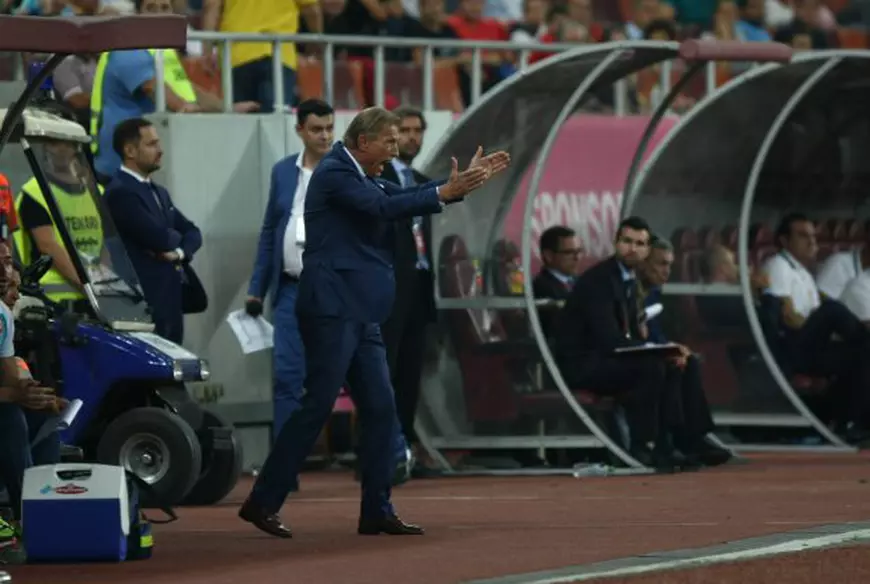 România - Armenia 1-0. Debandadă națională. Tensiunea este maximă în sânul tricolorilor. Maxim și Moți și-au cerut scuze pentru ieșirile de vineri! GALERIE FOTO