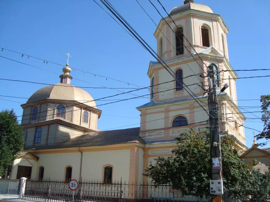 REPORTAJ/ Schitul Babicilor, locul unde bătrânele au drept meserie rugăciunea (VIDEO)