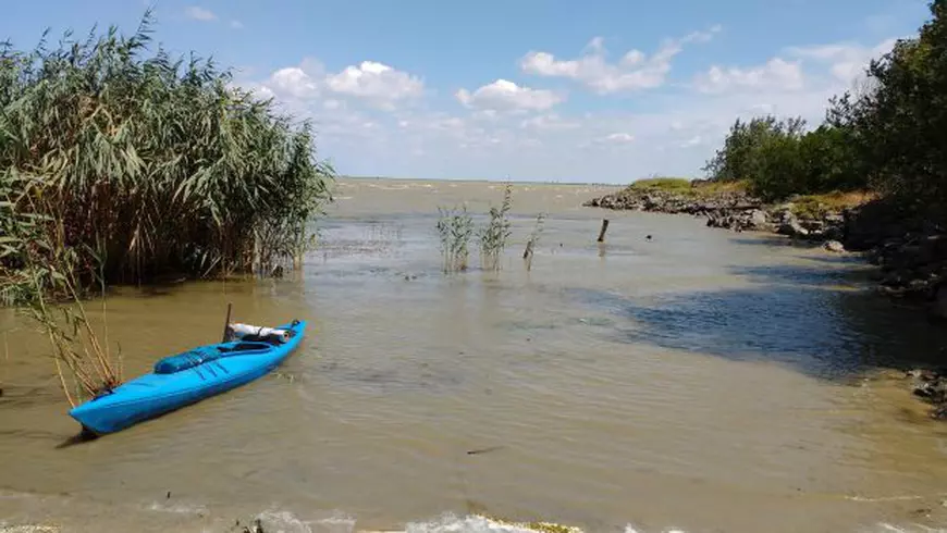În Dobrogea, turismul a explodat în ultimii doi ani: A dat catedra de filosofie pe padela de caiac