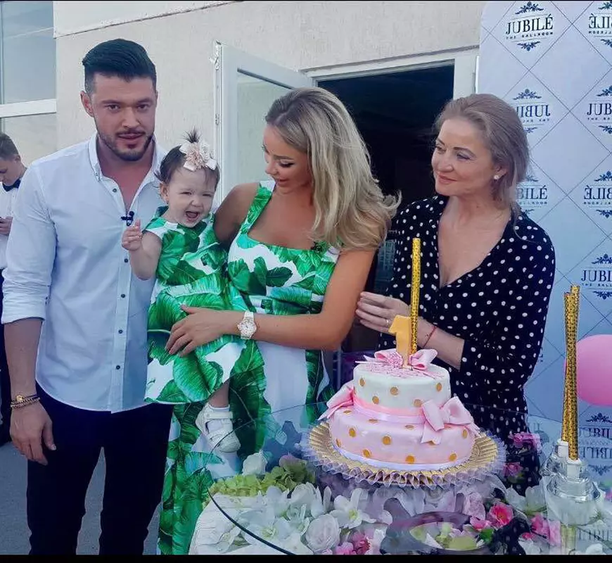 Bianca Drăgușanu și Victor Slav își aniversează fetița. "Dragoste pură"