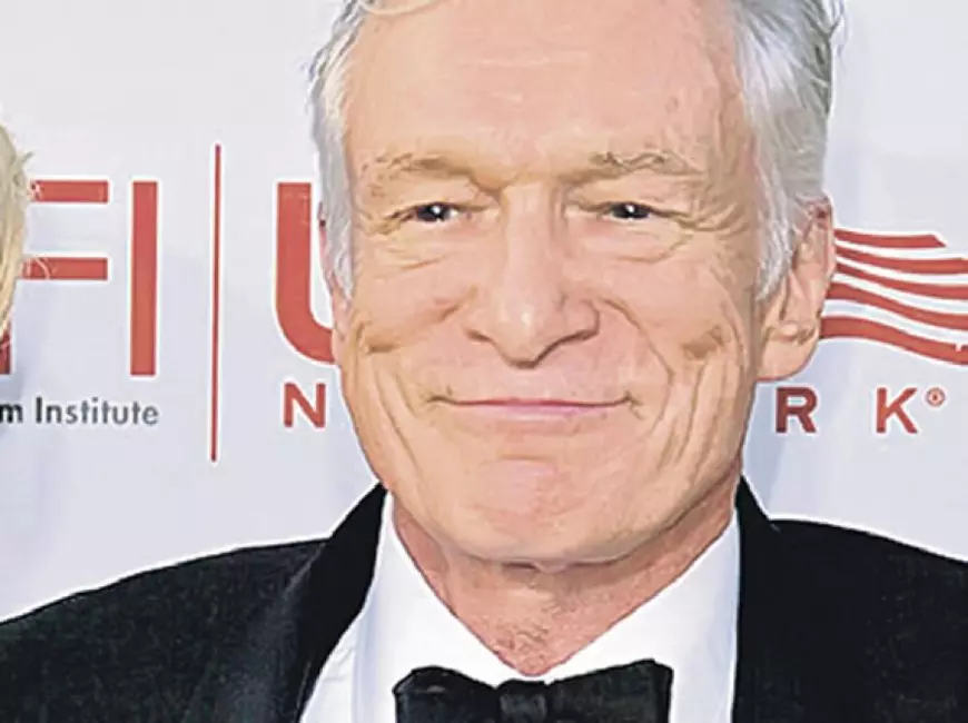 FOTO | Andreea Mantea, în casa lui Hugh Hefner. Cu ce l-a impresionat bruneta pe fondatorul "Playboy"