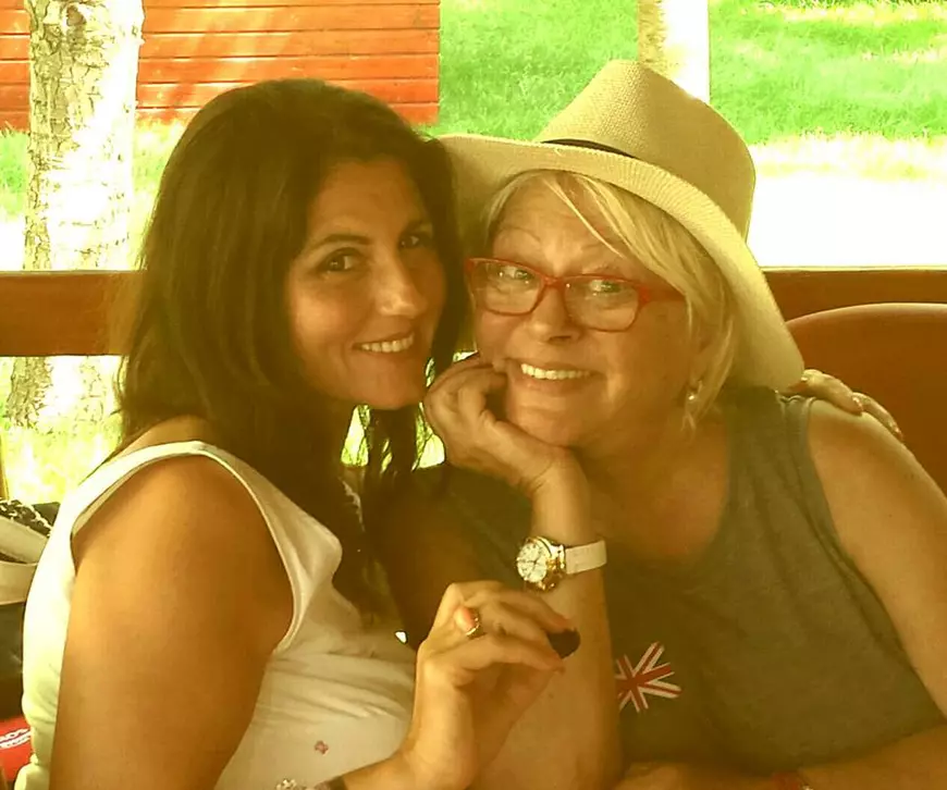 EXCLUSIV/ Proiect unic al unei soliste din Basarabia. Cântă în zece limbi versurile lui Eminescu