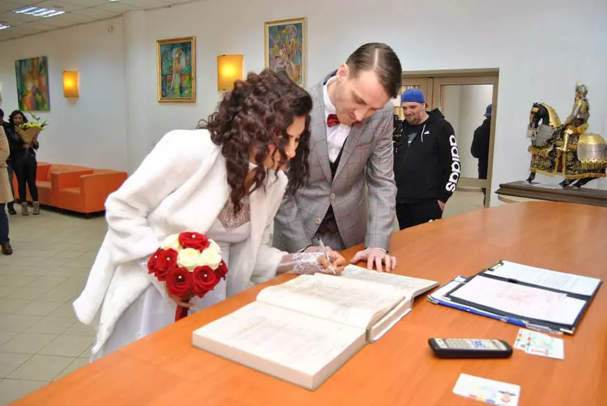 EXCLUSIV/ Fostul iubit al Andreei Tonciu, fotbalistul Nicolae Mitea, a ajuns sărac lipit: cere bani amicilor și și-a scos casa la vânzare!