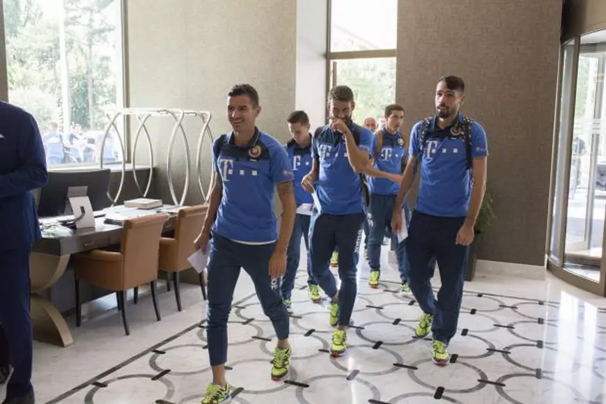 LIVE TEXT Muntenegru - România 1-0. Jovetic ne-a taxat din nou. Adio, Mondiale! Armenia - Danemarca 1-4, Polonia - Kazahstan 3-0! | LIVEBLOG & VIDEO