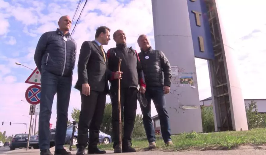 Primarul din Copșa Mică a ajuns la București, după un drum pe jos de 320 de kilometri. Ce program are în Capitală
