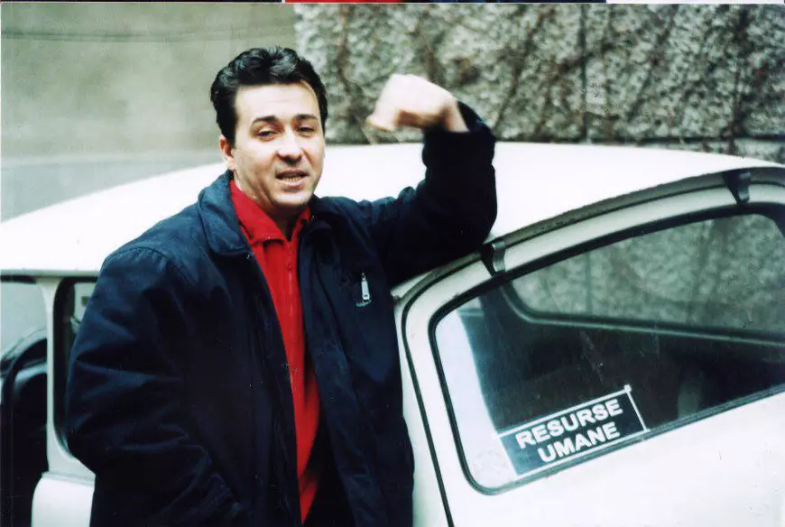 FOTO EXCLUSIV/ Florin Chilian locuiește într-o garsonieră de 25 metri pătrați. Ce face cu banii?