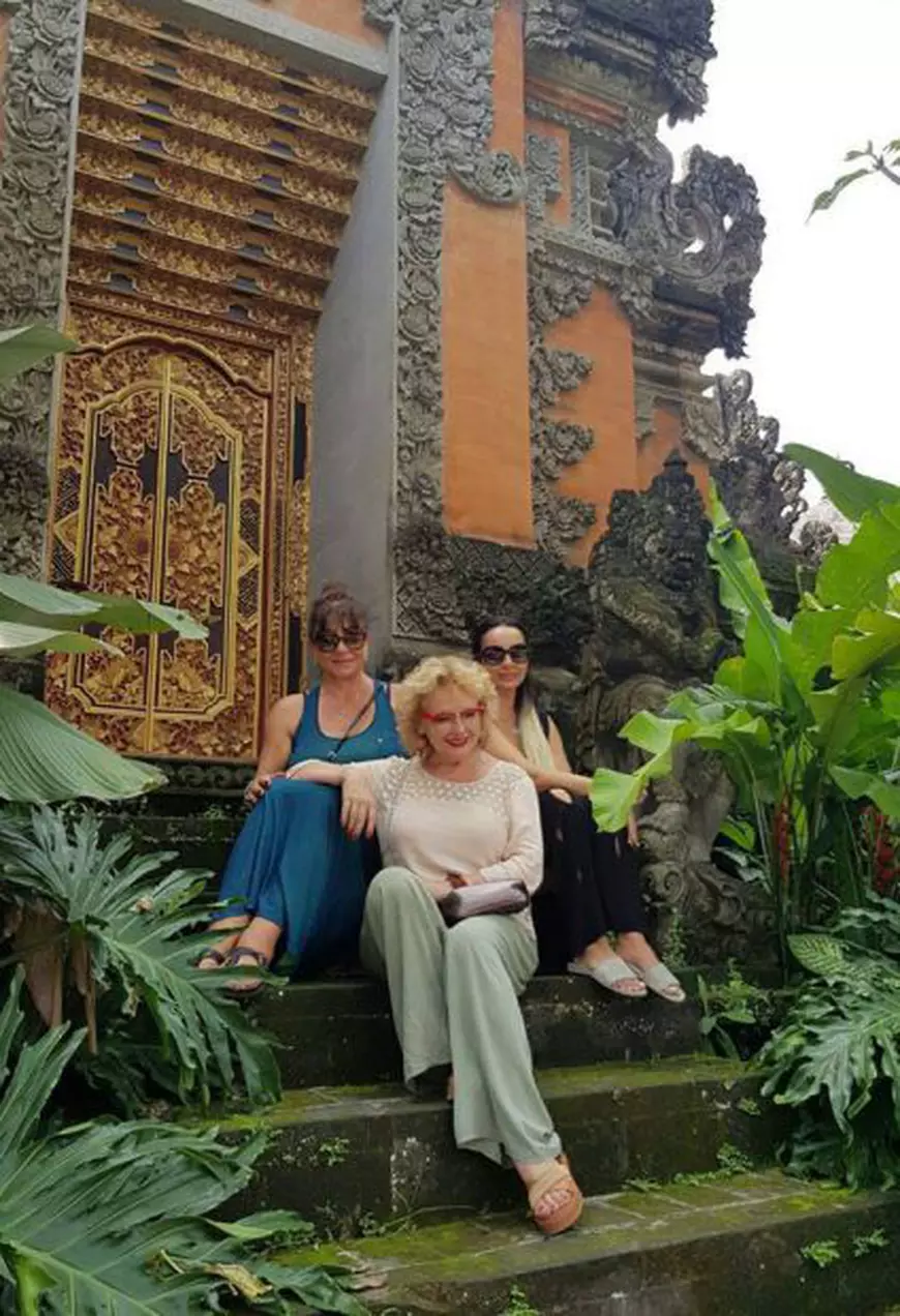 Ce face Mihaela Tatu în Bali în această perioadă. Fosta prezentatoare tv, într-o ipostază rară