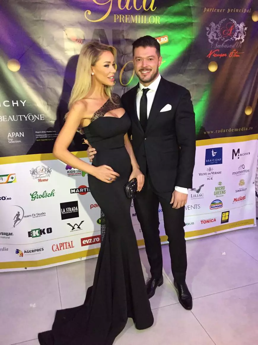 Ce rochie a purtat Bianca Drăgușanu la un eveniment monden. Victor Slav nu și-a luat ochii de la ea