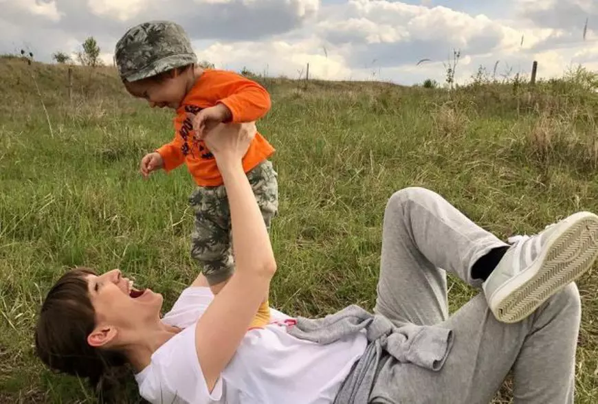 Adela Popescu si fiul ei Alexandru