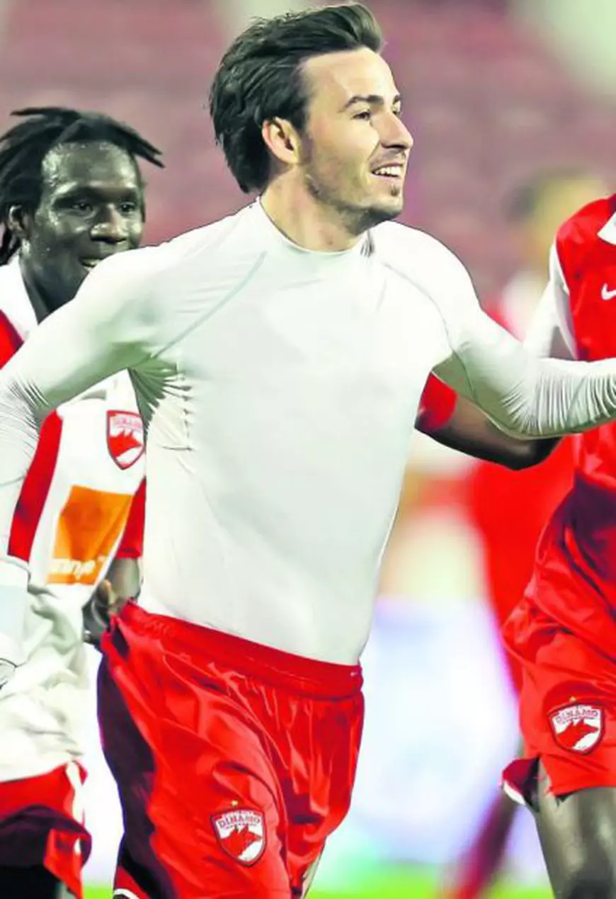 Cine este cel mai dotat fotbalist din România. Topul dimensiunilor demne de stadion