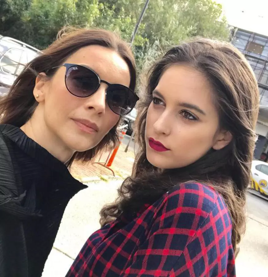 EXCLUSIV/ Fiica Andreei Berecleanu dă iama în garderoba mamei. “La pantofi am scăpat, pentru că are deja 39!”