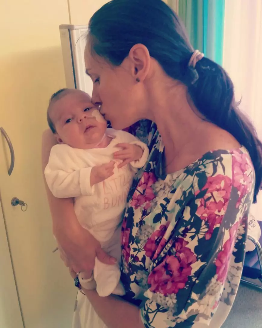 La doar 4 luni, Anya se pregătește pentru a patra operație. «Fără 10.000 de euro, nu putem face absolut nimic»