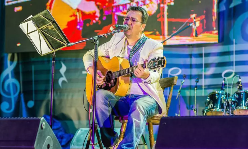 EXCLUSIV/ Chilian lansează o manea la Muzeul Literaturii Române. ” Încerc să elimin distanţa dintre Ateneul Român şi noile generaţii”