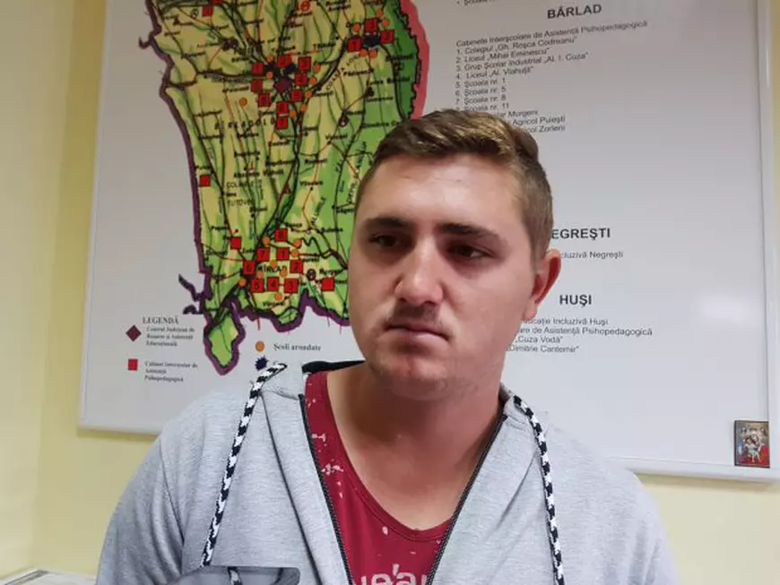 REPORTAJ: Campionii șomajului din România au tratat cu dispreț bursa locurilor de muncă pentru absolvenți de la Vaslui| GALERIE FOTO