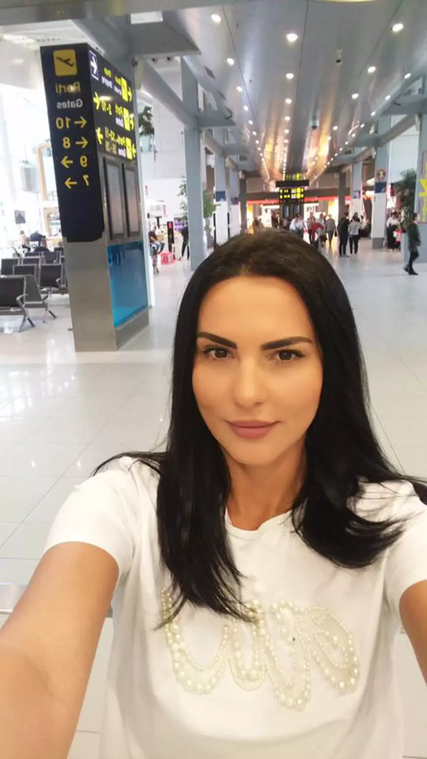 Cea mai dură reacție a Laviniei Pîrva. A luat foc când a auzit de operația la tiroidă și kilogramele în plus