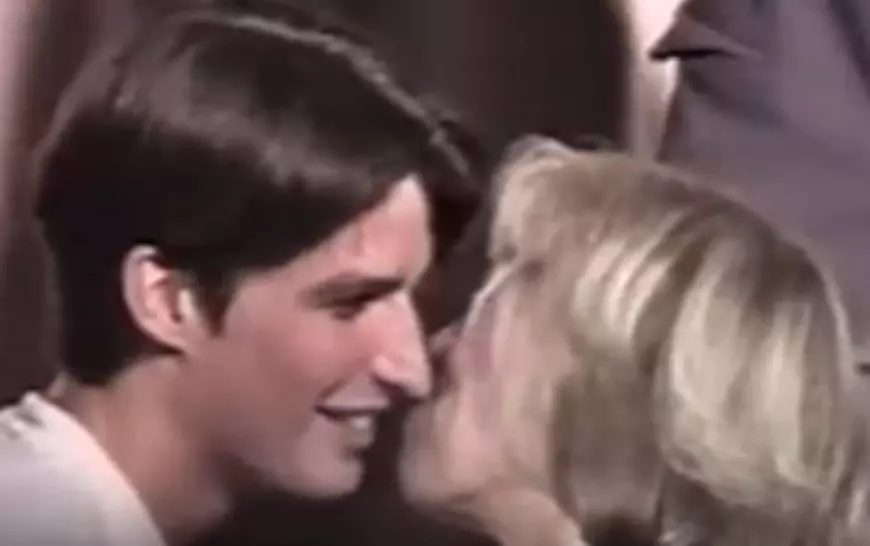 Părinții lui Macron nu au acceptat nici acum căsătoria cu Brigitte. Cum arată mama președintelui Franței, de aceeaşi vârstă cu soţia lui | FOTO