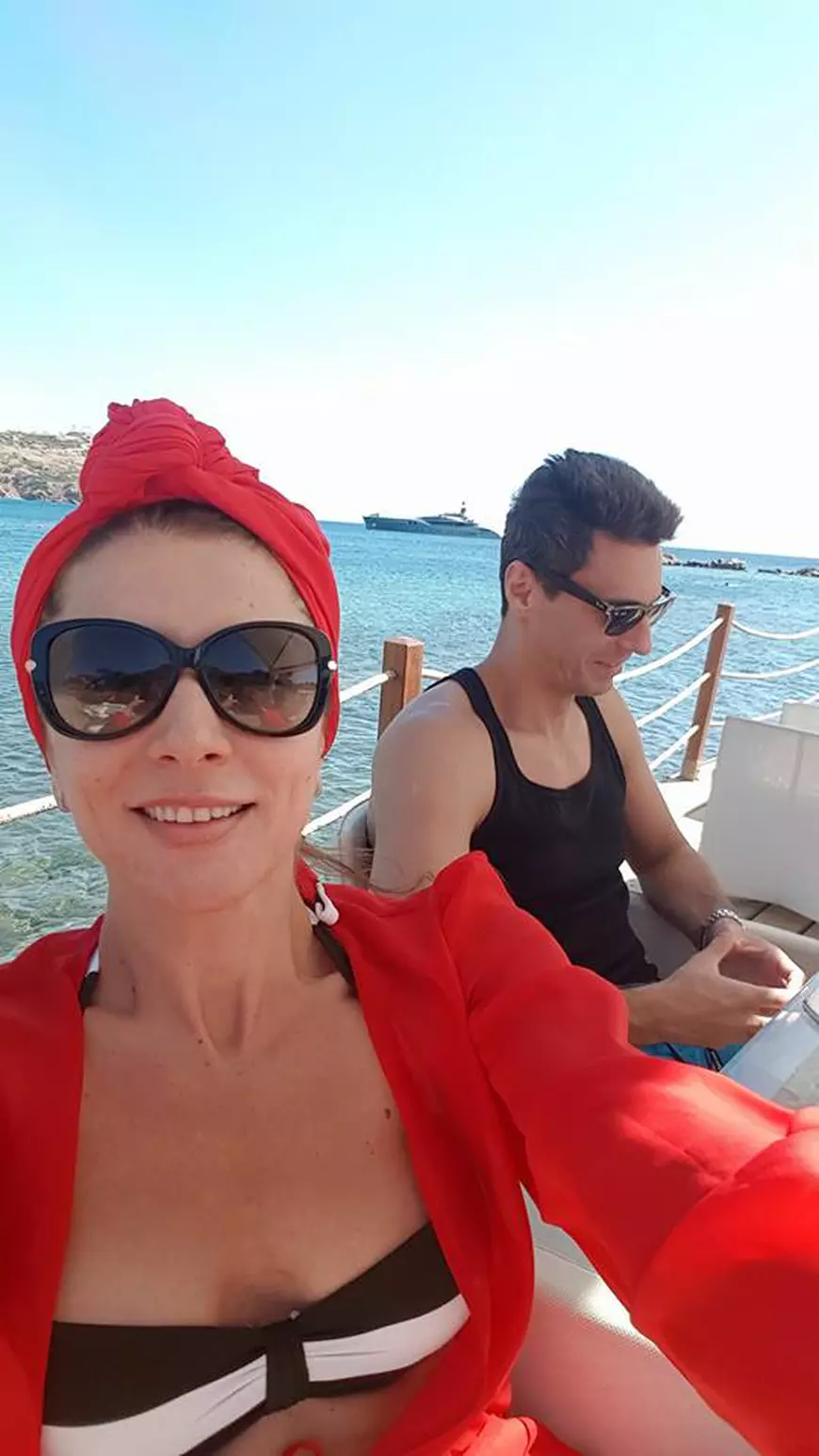 VIDEO EXCLUSIV/ Carmen Brumă se uită doar la genericul emisiunii lui Mircea Badea. Apoi alege ...somnul de frumusețe!