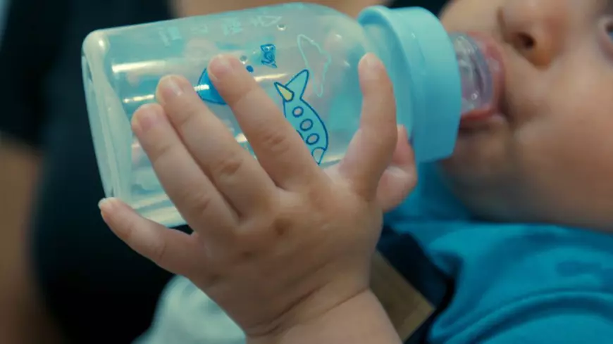 14 membri născuți cu 12 degete la mâini și la picioare