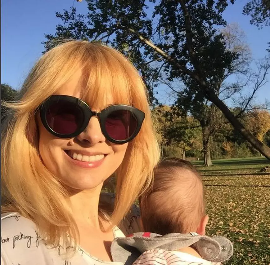 Vedetele care au născut anul trecut și au scăpat rapid de kilogramele în plus. Mămici de invidiat!