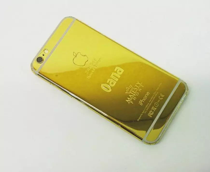 Cum arată telefonul Oanei Roman. Are carcasă din aur. Au rămas mască atunci când au văzut. “Cu acești bani poți...”