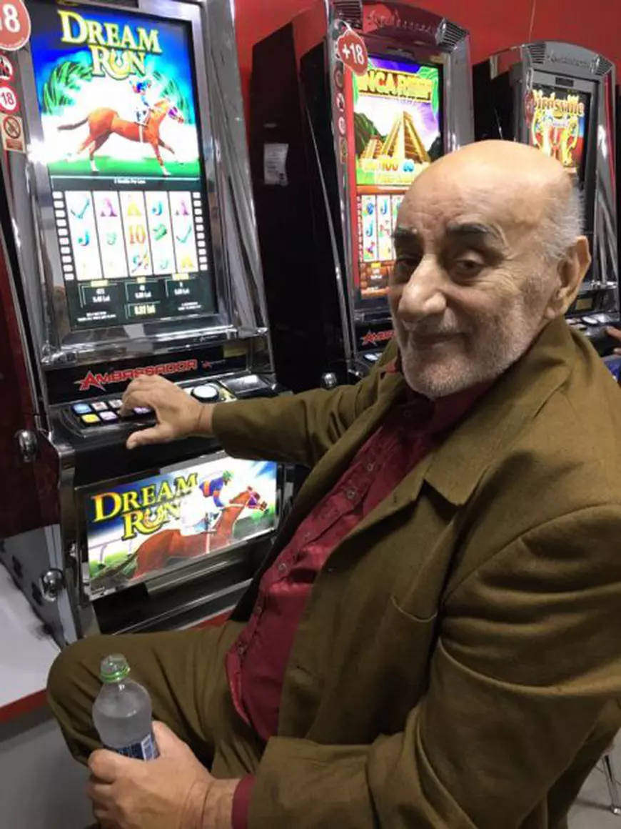 Viorel Lis a fost externat din spital și s-a dus la păcănele. Cum arată după intervenția chirurgicală