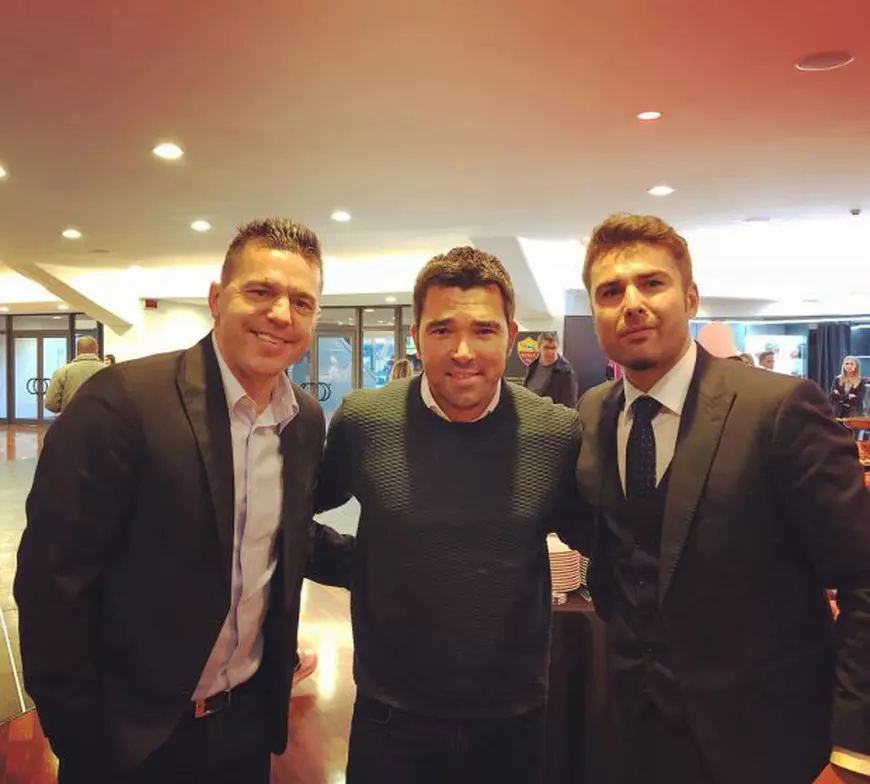 Cosmin Contra și Adrian Mutu, la AS Roma. Cei doi s-au fotografiat cu Totti și cu Deco și au vorbit cu Radu Ștefan și cu Vlad Chiricheș / FOTO