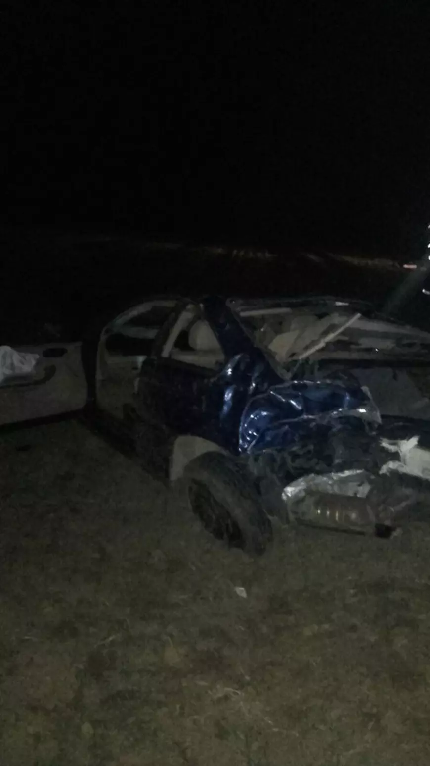 FOTO/ Accident grav pe DN22D. Un tânăr de 16 ani, aflat la volan, a murit. Alte două persoane au ajuns la spital