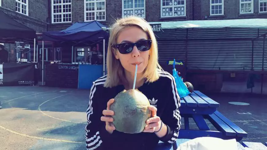 VIDEO/ Ada Galeș, actrița de la #rezist care vrea să schimbe lumea prin teatru. Premiată pentru talent, concediată pentru indisciplină