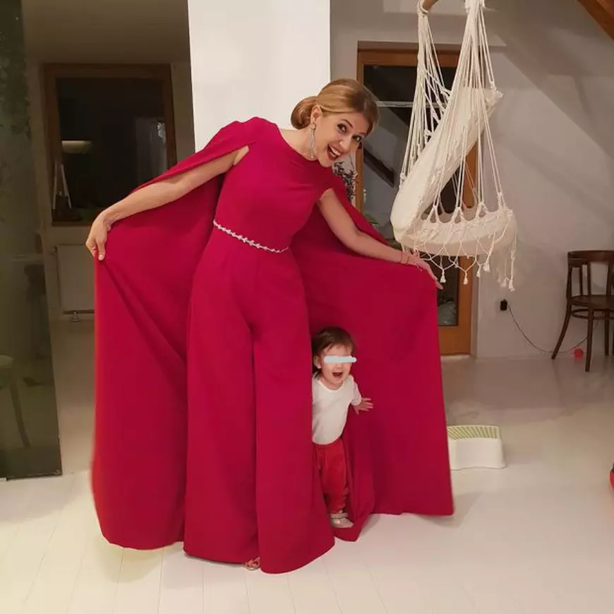 EXCLUSIV/De când e mamă, Amalia Enache a renunțat la ritualurile de frumusețe.”Totul a devenit mult mai rapid”