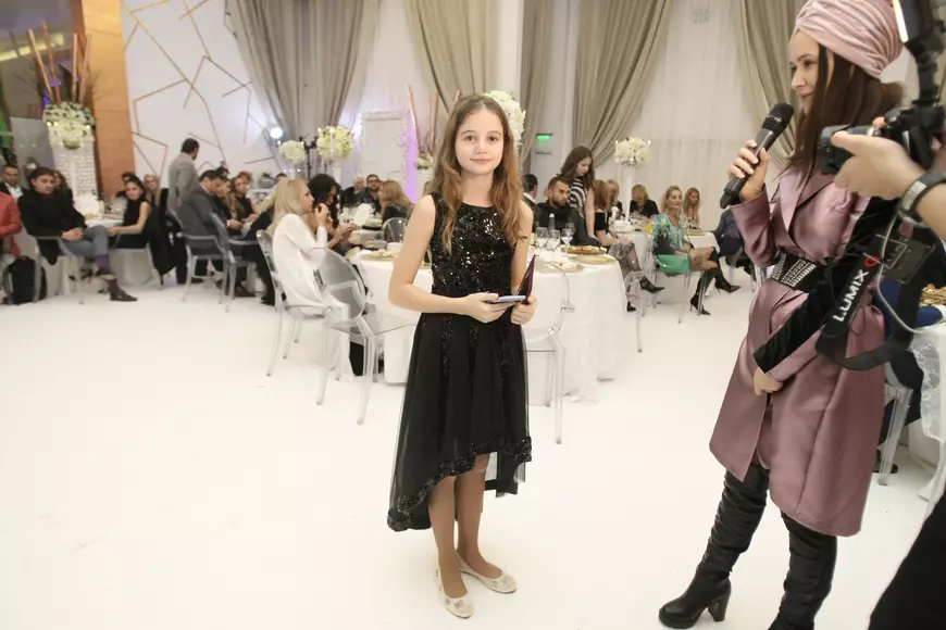 VIDEO EXCLUSIV/ La aproape 11 ani, Irina Columbeanu are zeci de mii de fani! Fiica Monicăi Gabor începe să-și depășească mama la capitolul ”celebritate”!