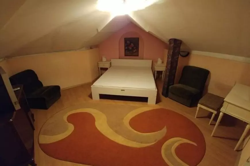 Casă de închiriat în București în luna noiembrie în zona Piața Victoriei