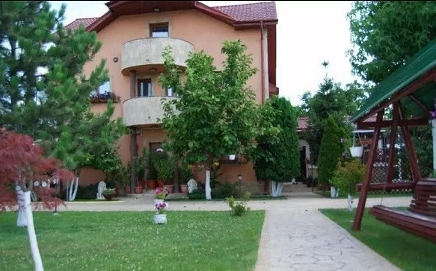 Casă de vânzare în Cățelu