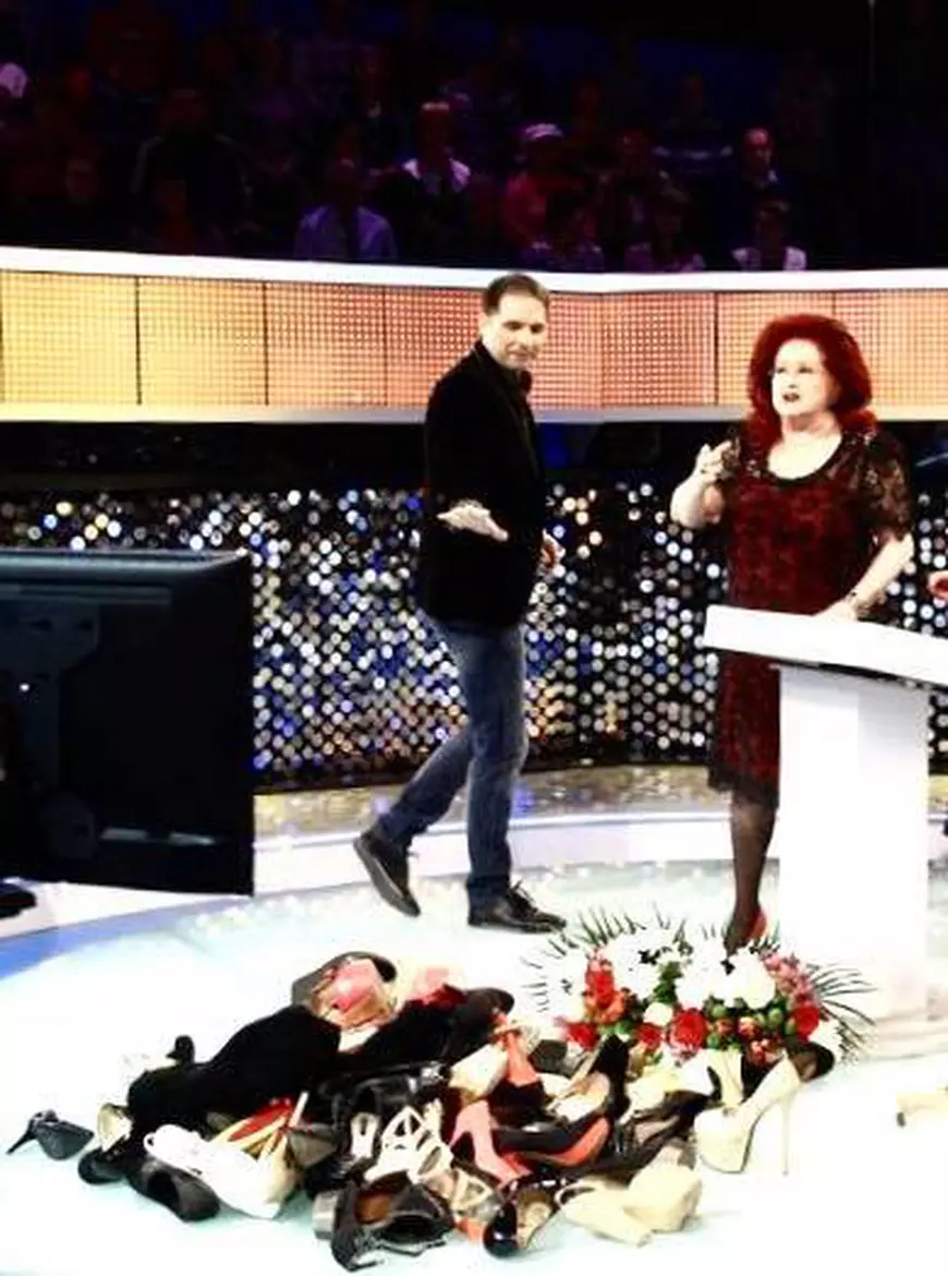 Ce a adus Stela Popescu în platoul unei emisiuni de televiziune. "N-ai tu decorul atât de mare încât să-i încapă"