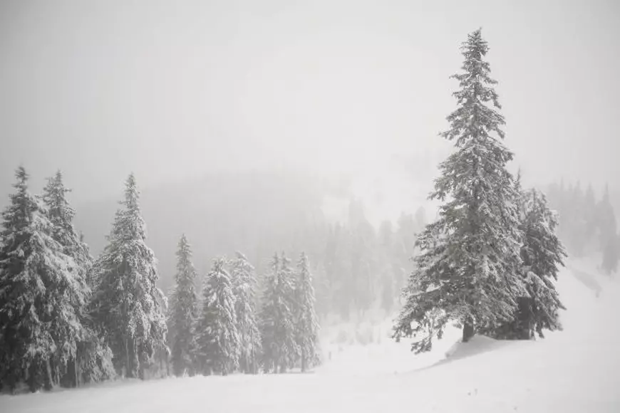 FOTO/ Pârtiile din Poiana Brașov și de pe Valea Prahovei, pregătite de 1 Decembrie