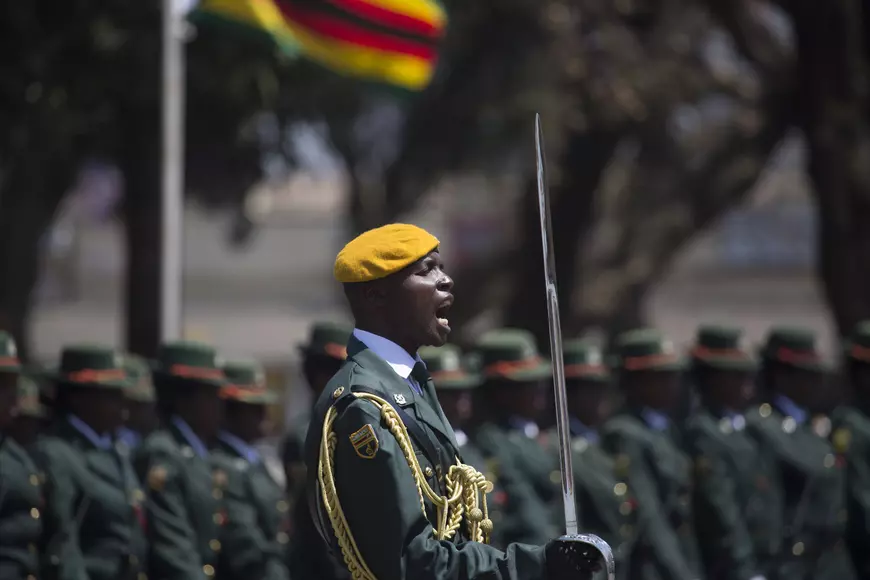 Criză în Zimbabwe | Tentativă de lovitură de stat a armatei, împotriva regimului lui Robert Mugabe. Cetățenii străini, sfătuiți să stea la adăpost