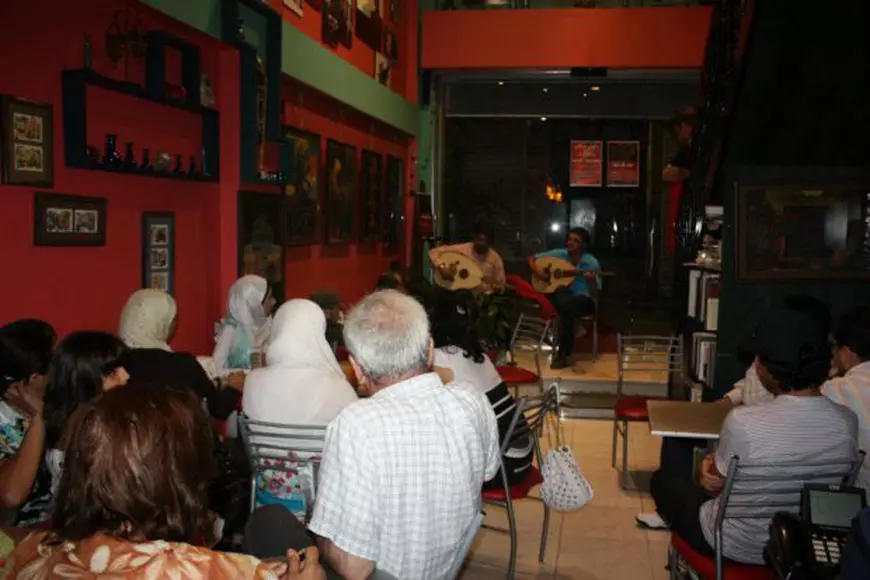 Când bombele tac, muzica poate să înceapă. Povestea refugiatului care a pierdut totul în Siria, dar și-a regăsit sufletul în România