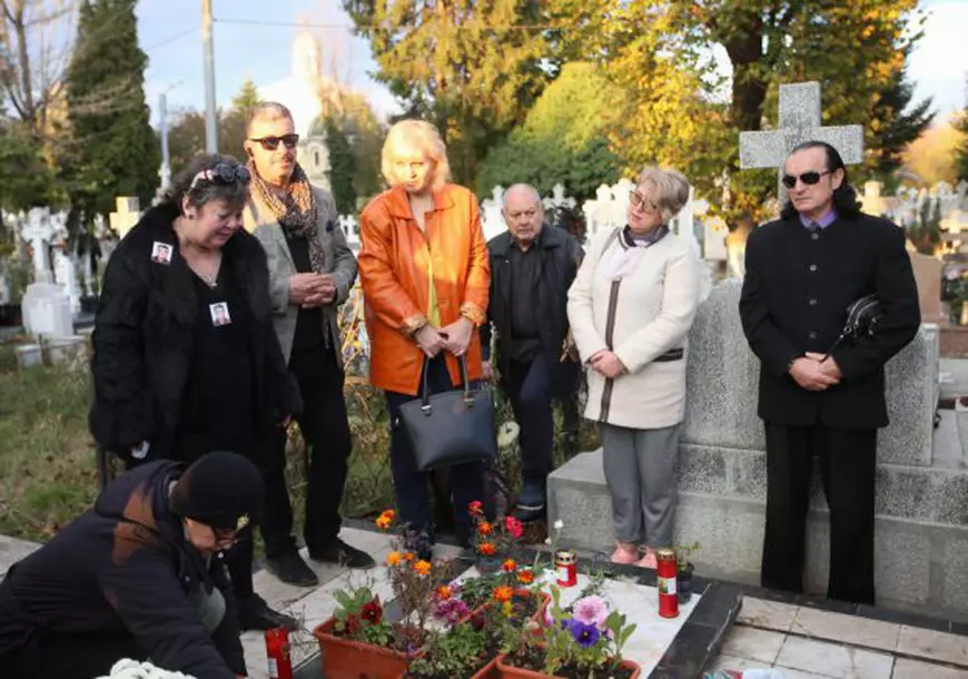 FOTO EXCLUSIV/Apariție surpriză la parastasul lui Iurie Darie. Anca Padrea, mai emoționată ca niciodată
