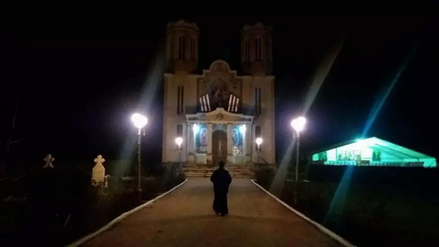 An de an, peștera Sfântului Andrei atrage zeci de mii de oameni din toate colțurile țării| FOTO/VIDEO