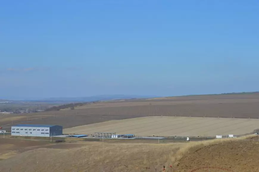 REPORTAJ: Județul Vaslui are depozit ecologic de 50 de milioane de euro, dar autoritățile construiesc o nouă groapă de gunoi. Motivul, licitațiile eșuate