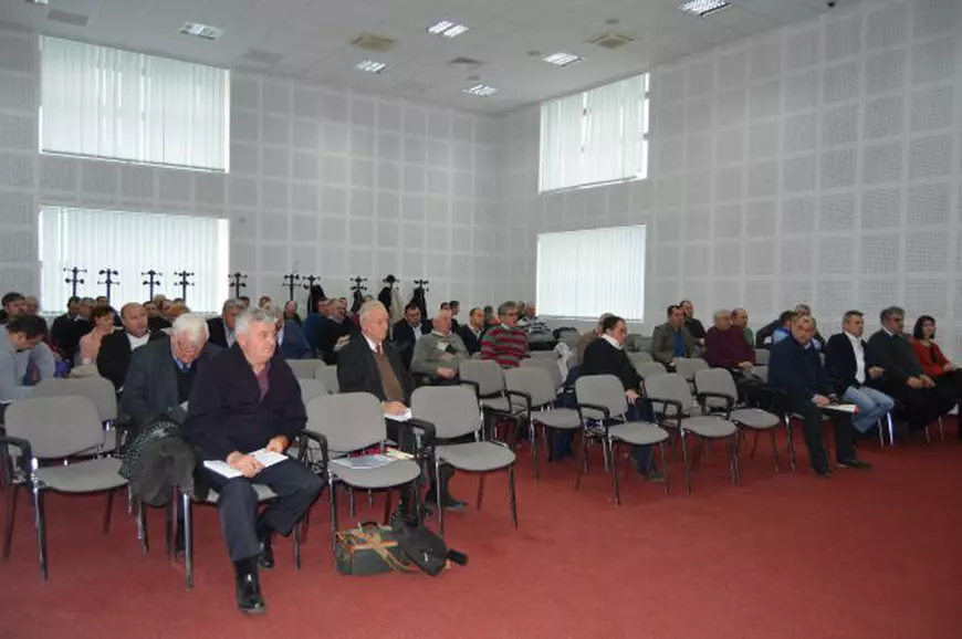 REPORTAJ: Județul Vaslui are depozit ecologic de 50 de milioane de euro, dar autoritățile construiesc o nouă groapă de gunoi. Motivul, licitațiile eșuate