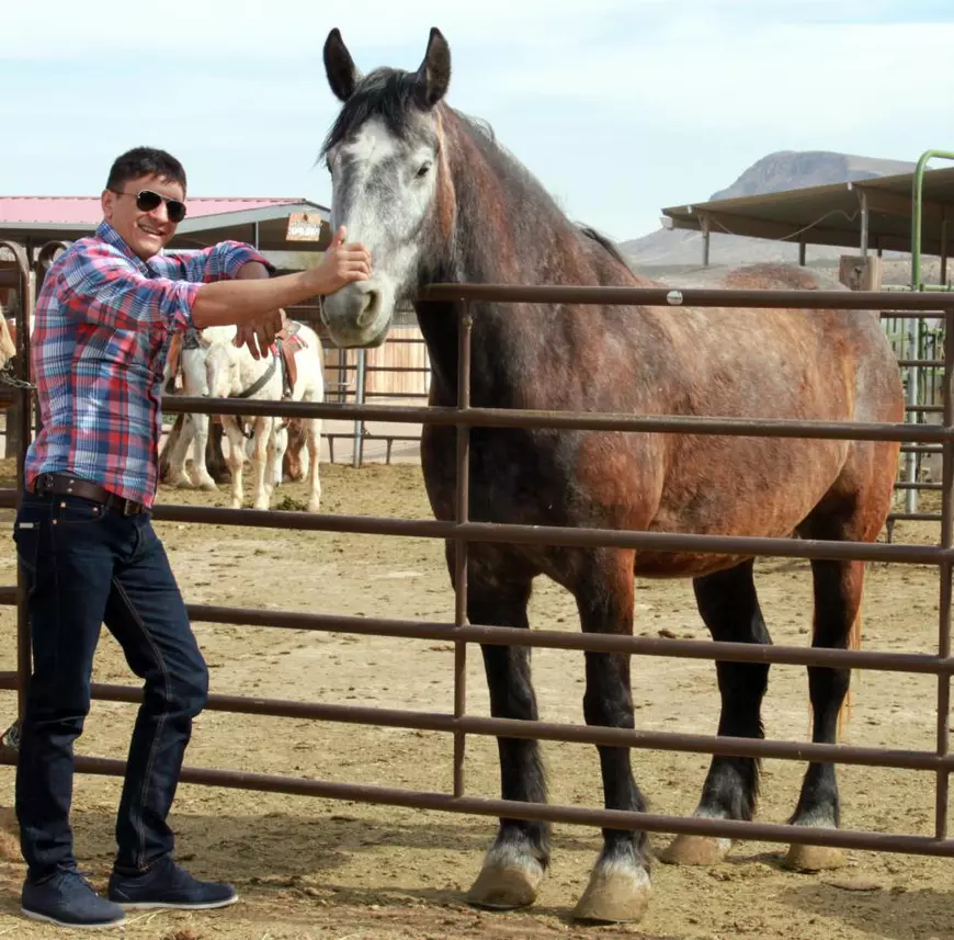 EXCLUSIV/ Deși locuiește în ”Orașul Păcatelor”, boxerul Ronald Gavril duce o viață extrem de liniștită. Cealaltă față a Las Vegasului!