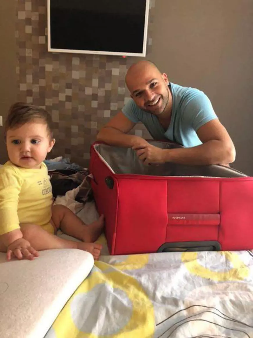 Andrei Ștefănescu se desparte de soția și copilul lui. Cu durere în suflet, prezentatorul tv pleacă de acasă