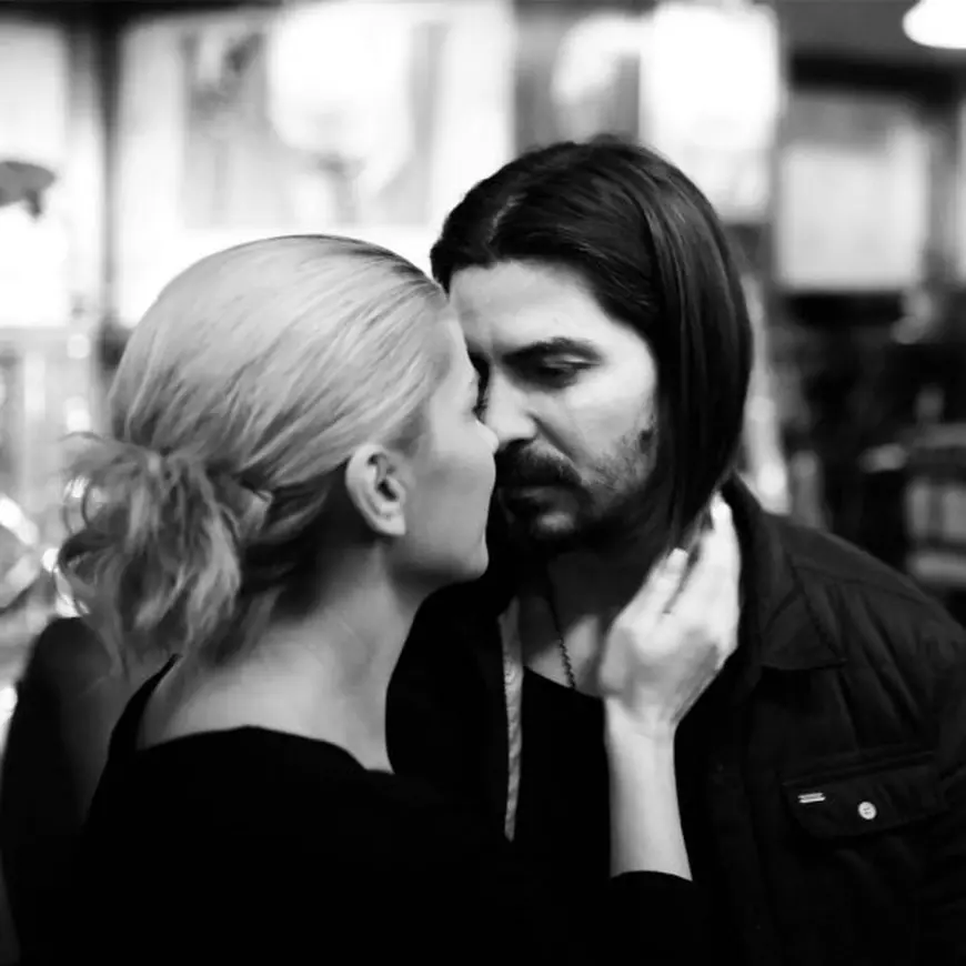 EXCLUSIV/Încurcături matinale cu știrista Andreea Marinescu. Ce înseamnă când apare la pupitru cu părul strâns