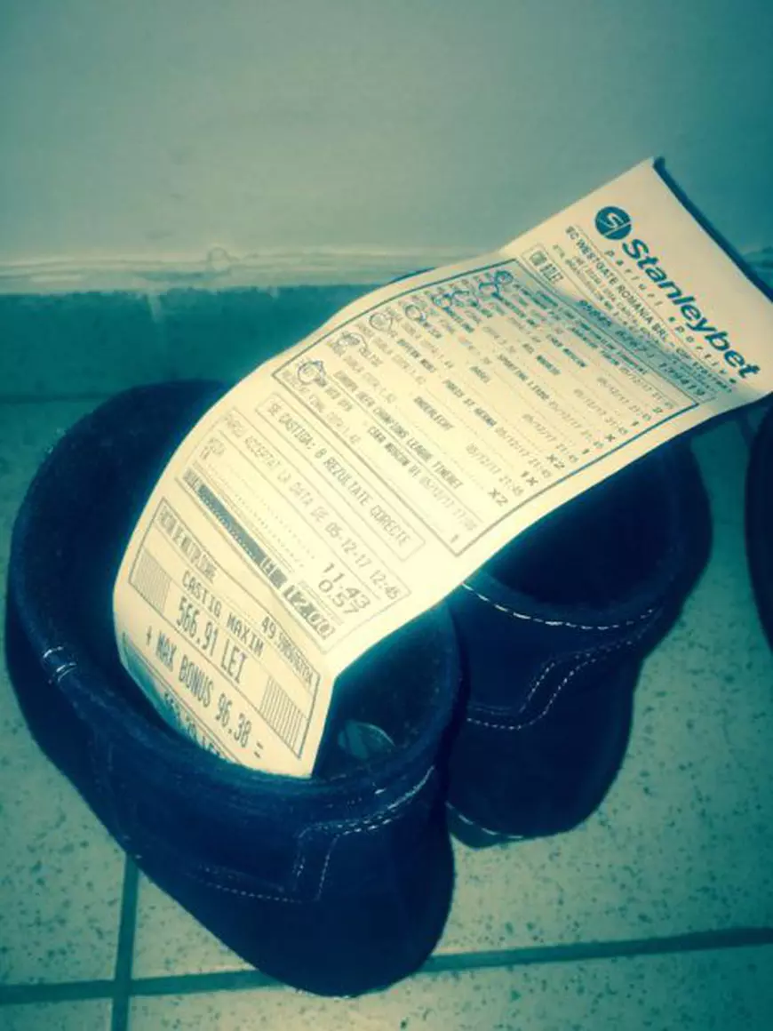 Oana Lis a găsit în ghete biletul câștigător. “A trecut Moşul şi pe la mine!”,. Ce sumă va primi vedeta