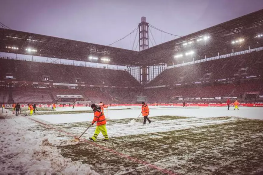 Germania, etapa a 15-a. Nebunie în FC Koln - Freiburg 3-4, după 3-0! Meci întârziat de ninsoare / VIDEO