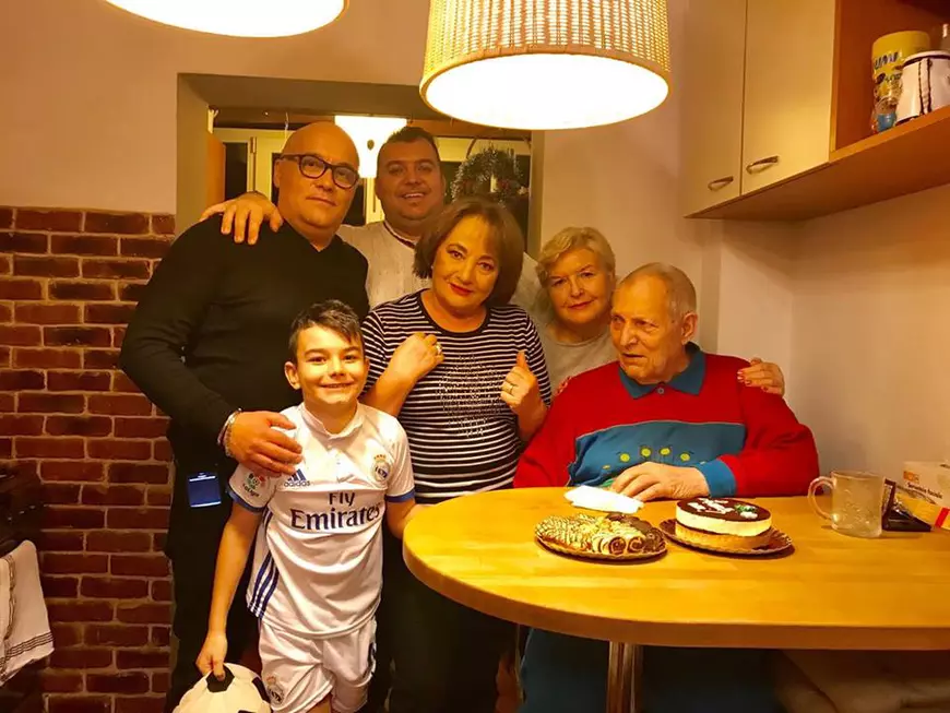 VIDEO EXCLUSIV/Gest emoționant al Laurei Lavric. A venit la București să-și vadă, după 25 de ani, un fost vecin