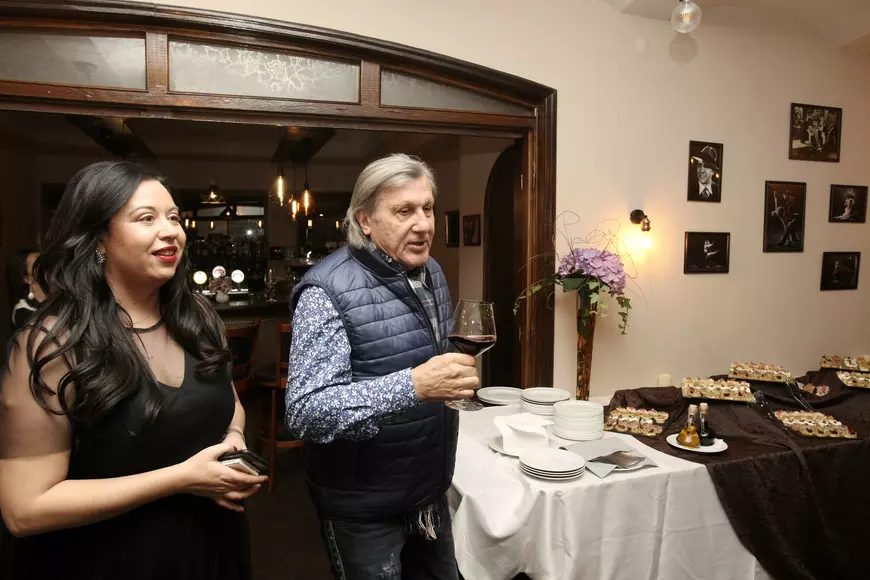 VIDEO/Oana Roman ispitește bucureștenii chiar în mijlocul postului. „Este dezlegare la carne!”