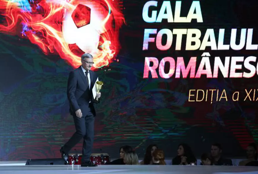 VIDEO | Sfaturile lui Mircea Sandu pentru Denis Alibec: ”Trebuie să umble la cutiuță”. Ce spune de naționala lui Contra și despre alegerile pentru șefia FRF