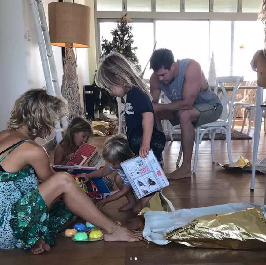 Cum a sărbătorit Crăciunul Chris Hemsworth și soția sa cu origini românești, Elsa Pataky